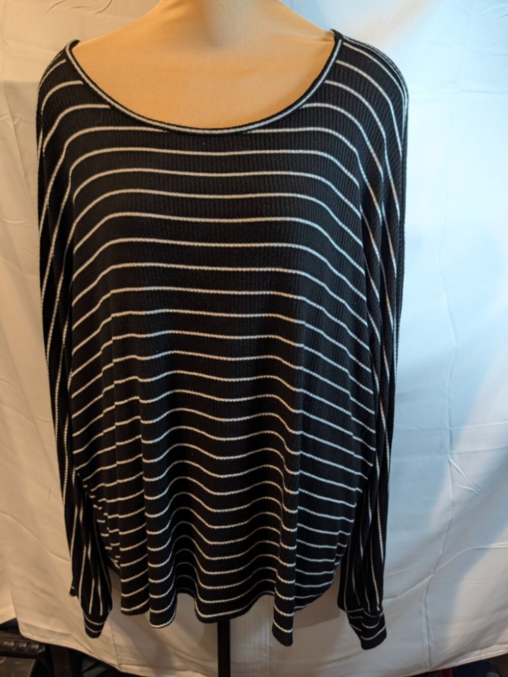 Daytrip Pullover Sweater Women's Sz Large Long Sleeve/Blk/Whte Stripes Boho Chic